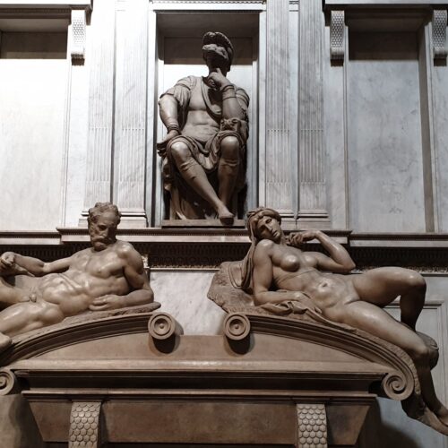 ESTROSFERE: A Stimulating and Enjoyable Journey Through Art and Culture
