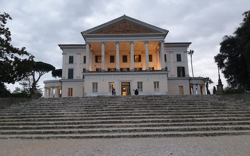 La bellezza del Parco di Villa Torlonia: un tesoro nascosto nel cuore di Roma