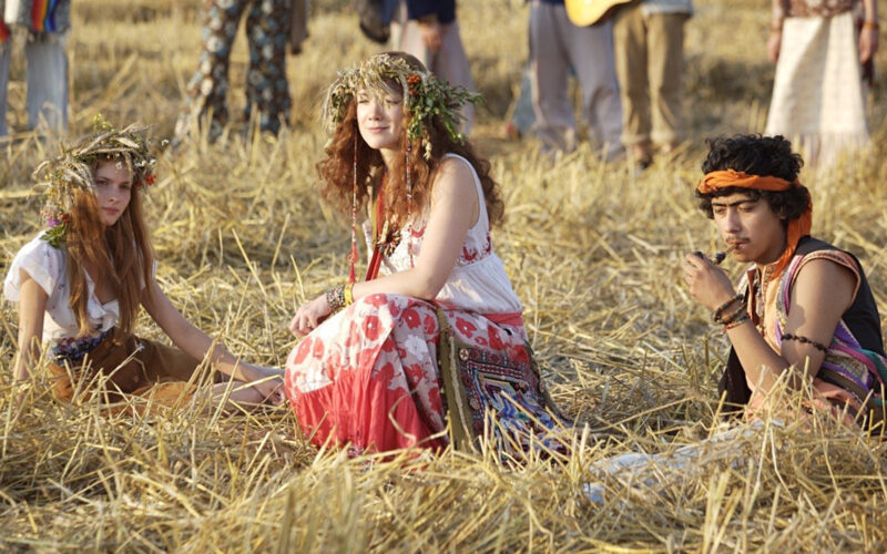 Le Utopie Frantumate: Proprietà Privata vs Comunione dei Beni nelle Comunità Hippy